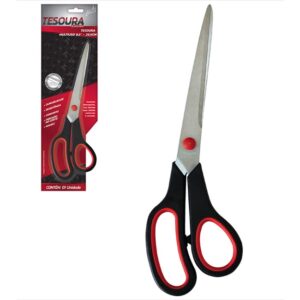 CONTÉM: 1x TESOURA DE COSTURA 9.5" PROFISSIONAL BONAS Tesoura para Alfaiate de Polegadas Profissional Costura Tecido MEDIDA 23 cm (9.5 POLEGADAS) Fabricada em Aço Inox Reforçada para Costura com Cabo Reforçado. Reconhecida mundialmente, essa linha é de qualidade , esse modelo de tesoura é para uso profissional, doméstico e/ou para sua empresa. Com fácil manuseio e muito confortável, possuem excepcional resistência e durabilidade. Item ideal para alfaiataria, artesanato, costura, papel, plástico e borracha. Restrições e Riscos: Tenha cuidado ao manusear produtos cortantes e perfurantes e mantenha-os fora do alcance de crianças. Durabilidade: Indeterminada. Para melhor conservação da sua tesoura evite quedas, mantenha-a sempre seca, lubrificada e em local seguro, longe do alcance das crianças.